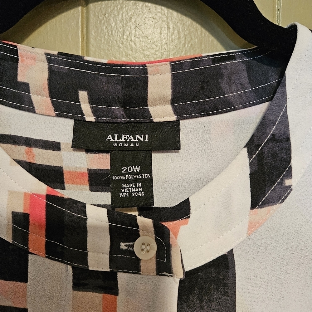 Alfani Geometric Sleeveless Blouse | Size 20W | Modern Abstract Print - Picture 3 of 4